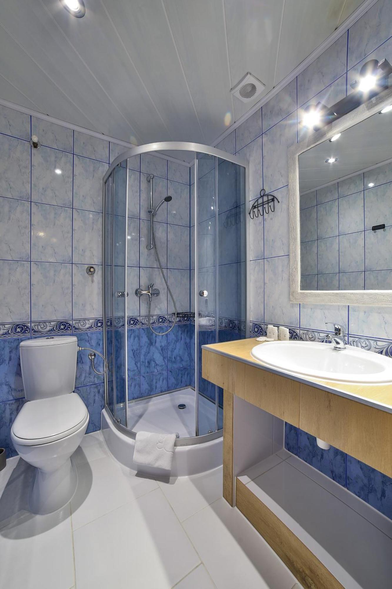 Triple Room,1578530303:JPEG
